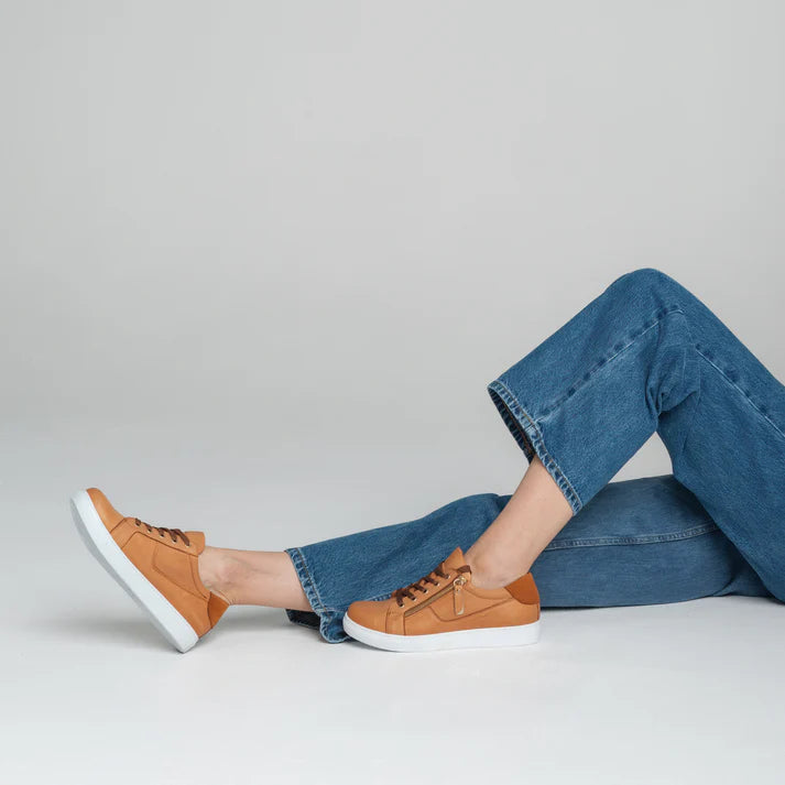 Cabello EG520 - Tan Leather