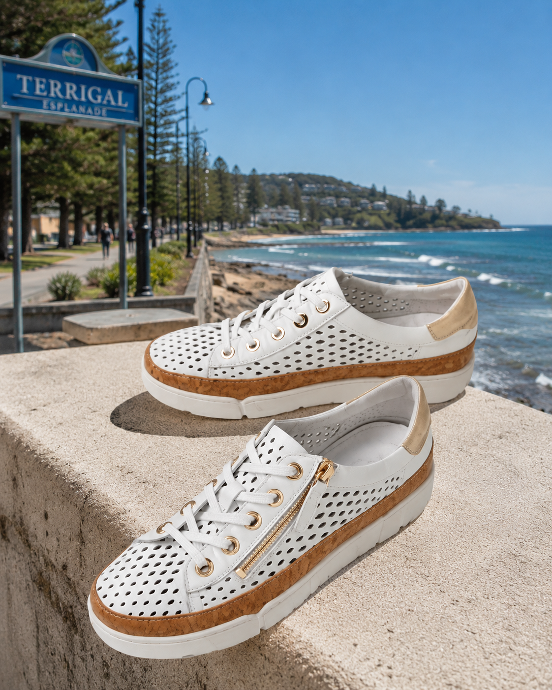 Django & Juliette Torque - White-Pale Leather
