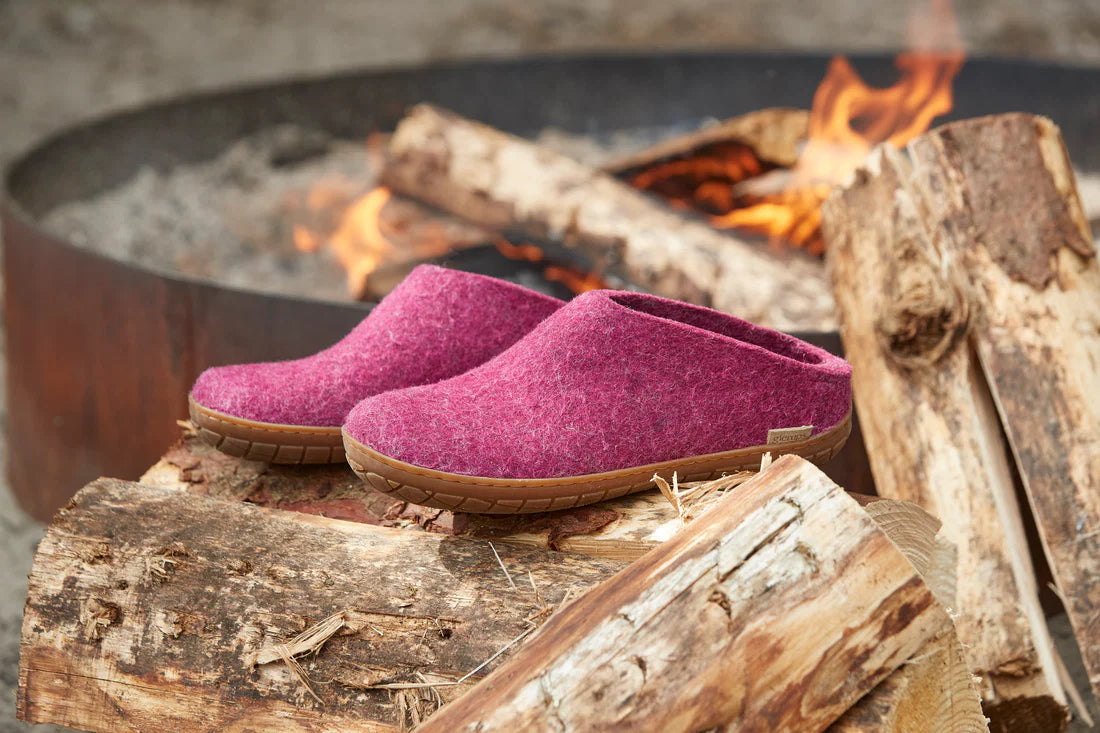 Glerups Felt Slip-On – Cranberry Natural Wool