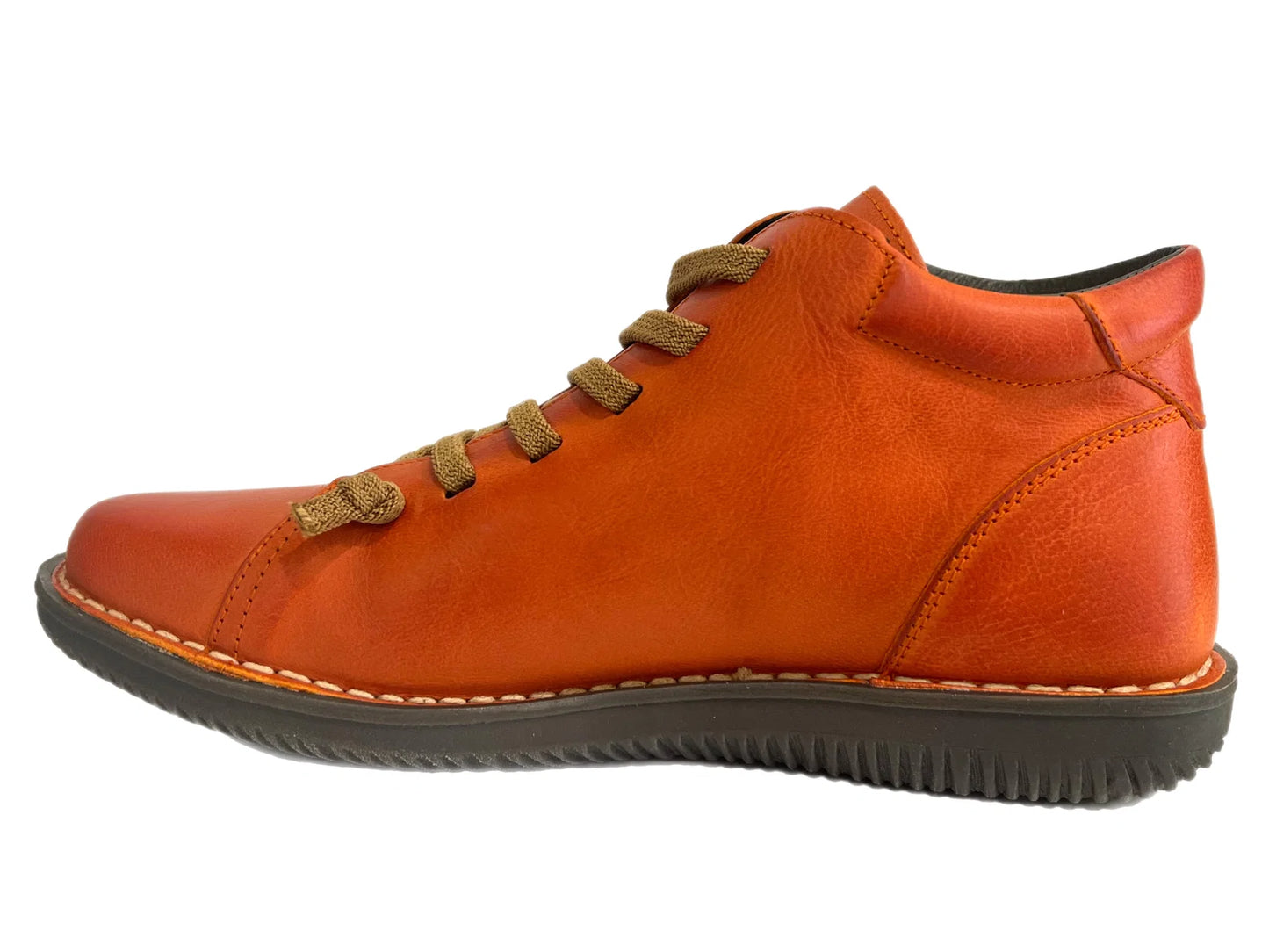 Zeta Madge – Nubuck Naranja