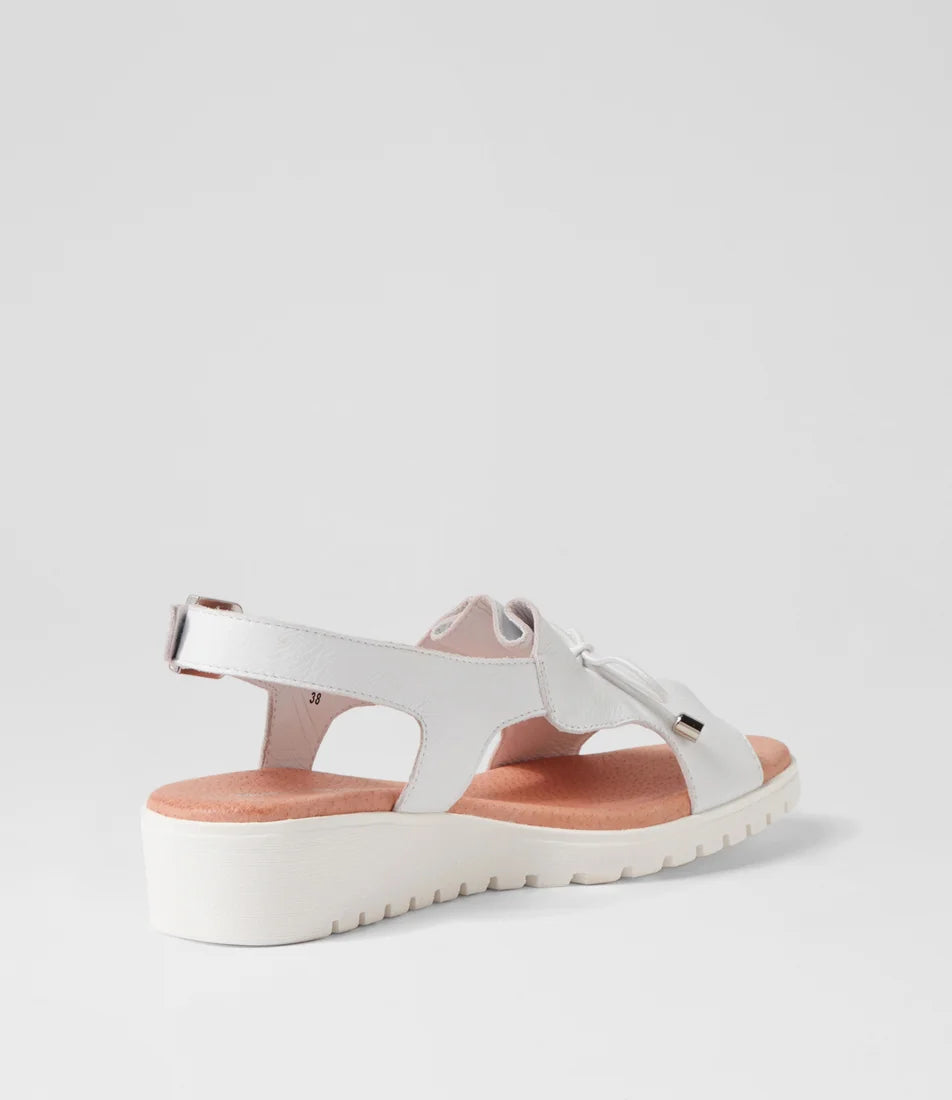 Django & Juliette Malika Cafe Leather - White