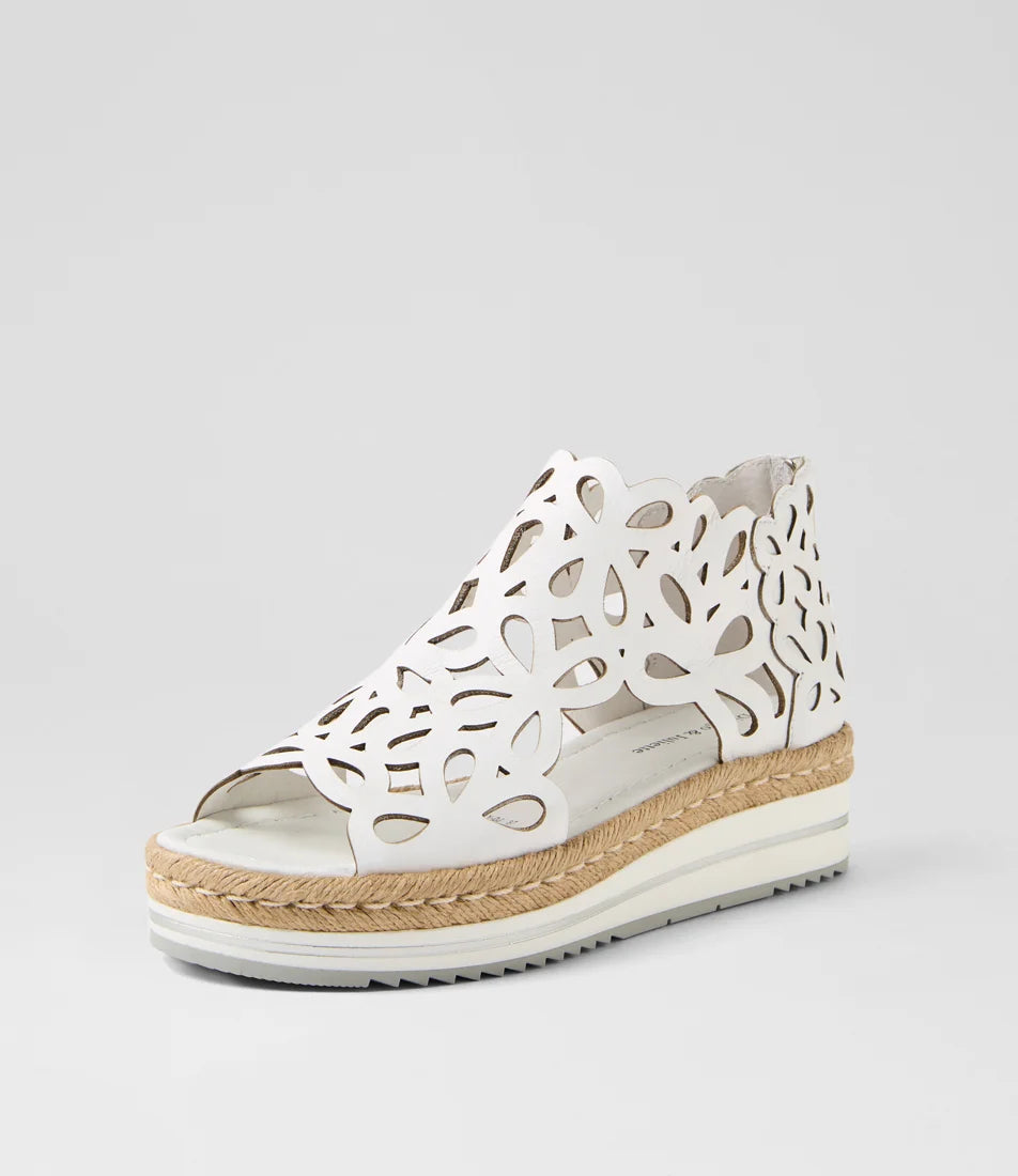 Django & Juliette Adely - White Leather Sandals