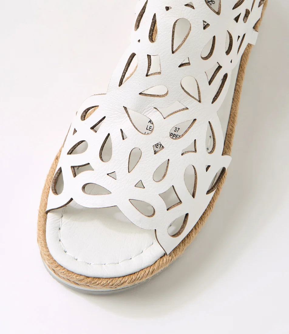 Django & Juliette Adely - White Leather Sandals