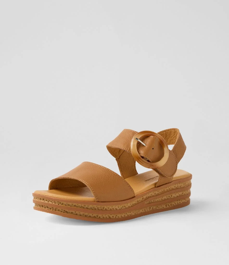 Django & Juliette Cubbie - Dark Tan Leather