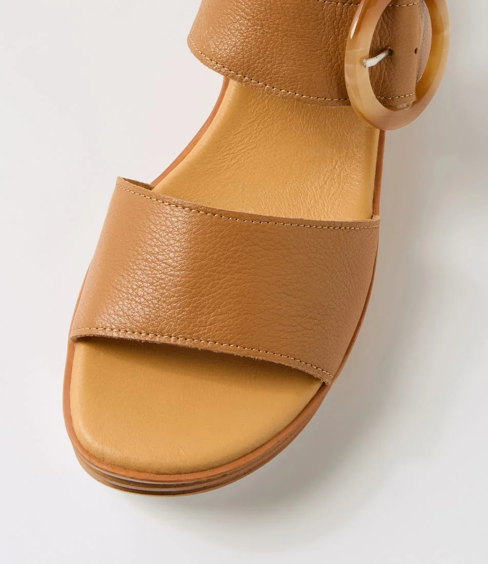 Django & Juliette Cubbie - Dark Tan Leather