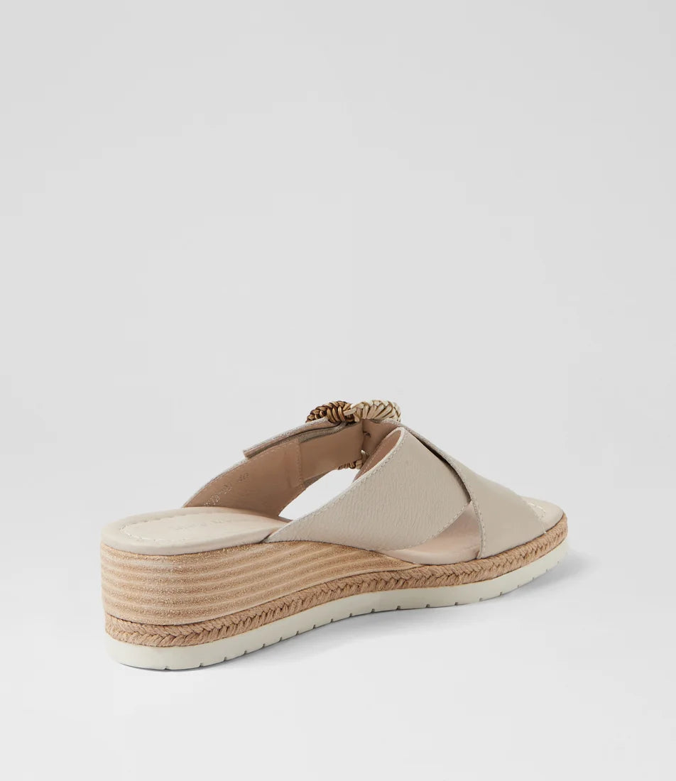 Django & Juliette Iveta Slide - Almond Leather