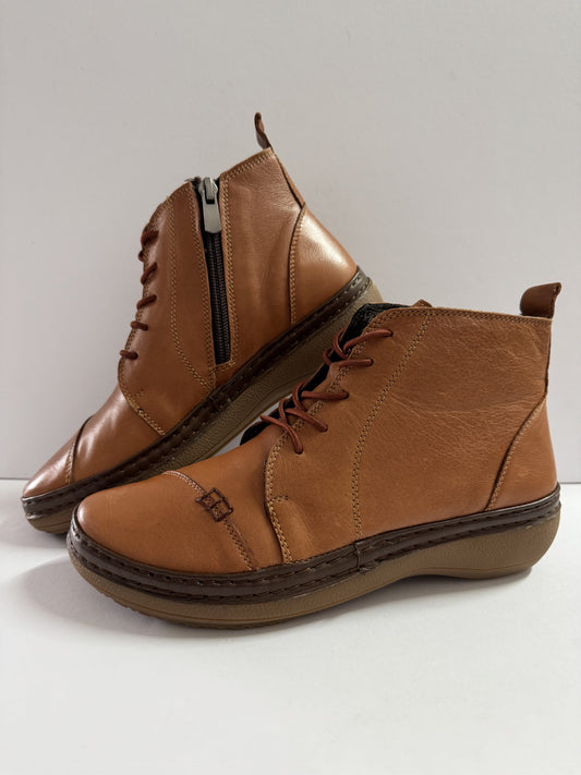 Cabello Corinne - Tan Leather