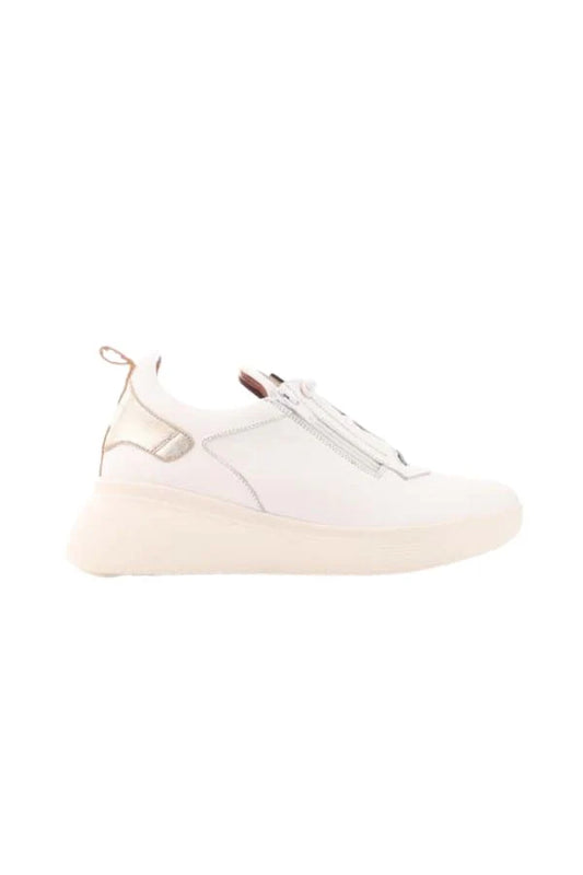 Alfie & Evie Tickler - White Gold Leather